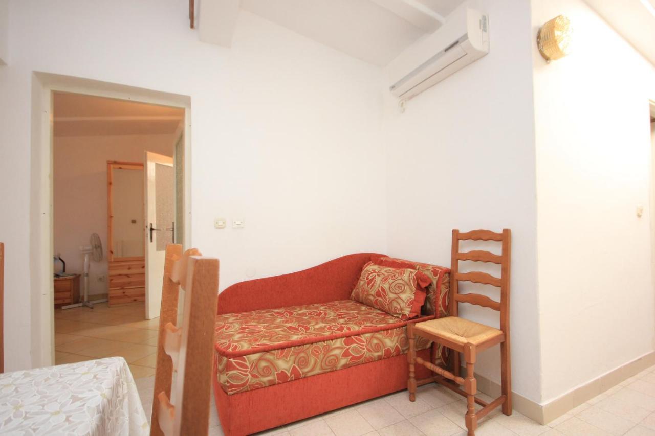 Apartament Family Friendly With A Swimming Pool - 3394 Rovinj