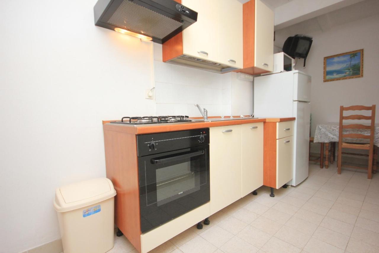 Family Friendly With A Swimming Pool - 3394 Rovinj