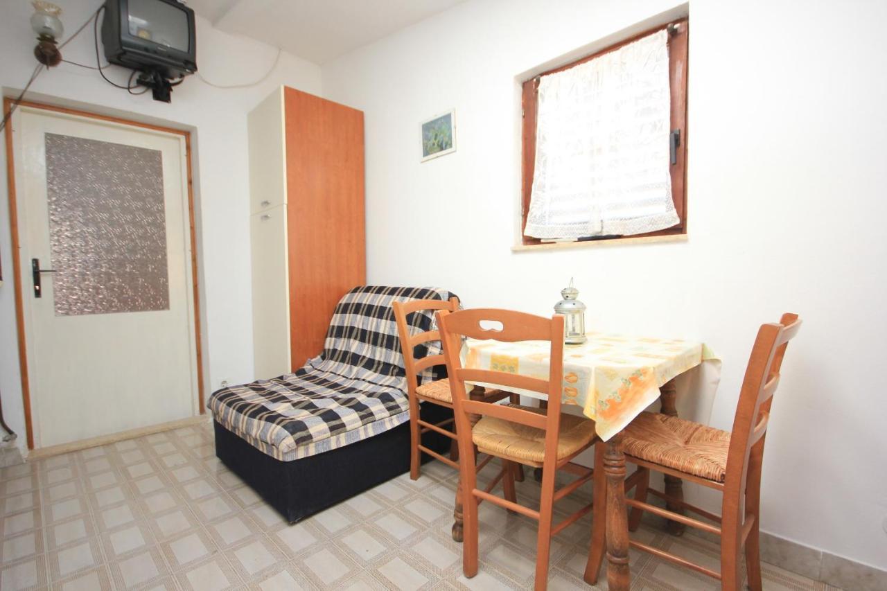Apartament Family Friendly With A Swimming Pool - 3394 Rovinj